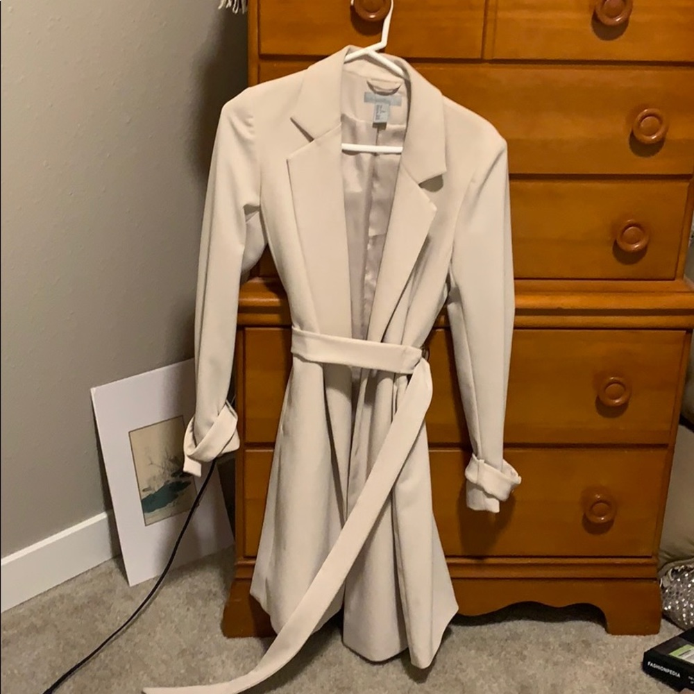 H&M Tan wrap trench coat sz. 6